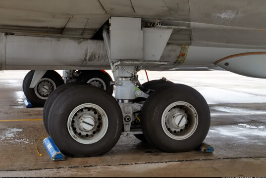 Cómo simular el efecto peso en la rueda de un avión